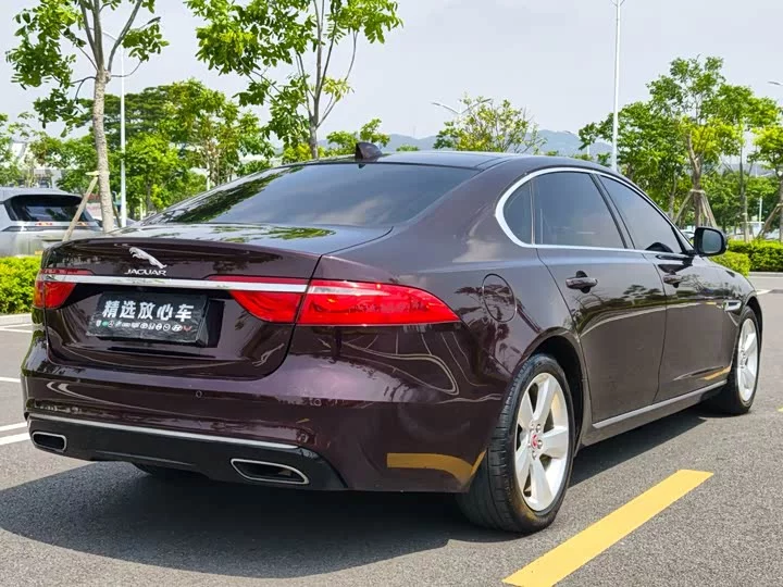 Jaguar XFL