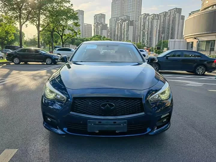 Infiniti Q50L