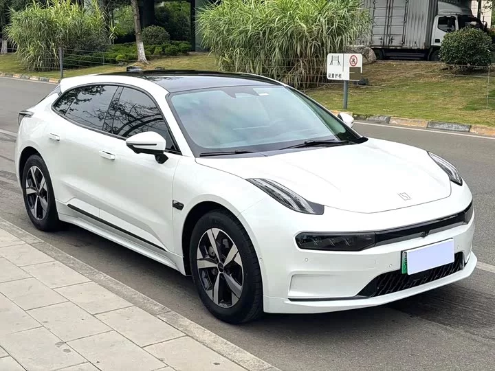 ZEEKR 001