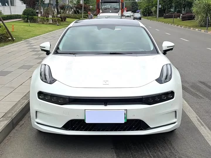 ZEEKR 001