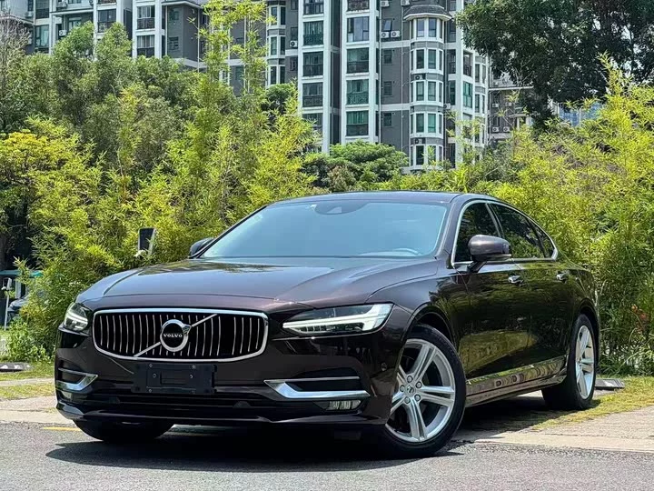 Volvo S90