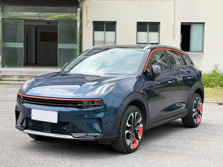 Lynk & Co 06