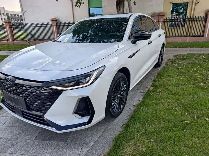 Chery Arrizo 8