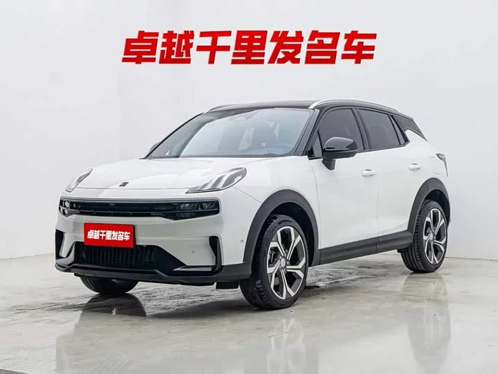 Lynk & Co 06