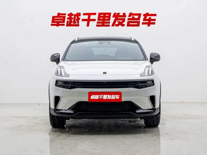 Lynk & Co 06