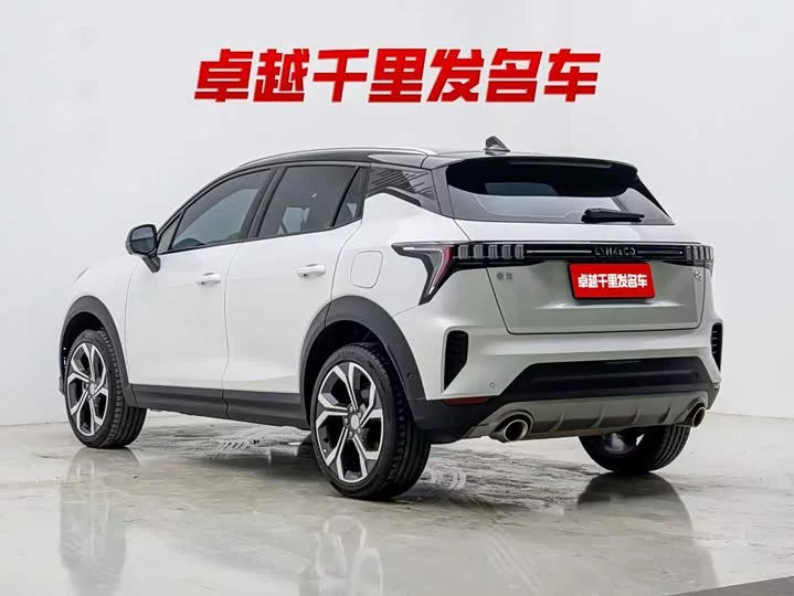Lynk & Co 06