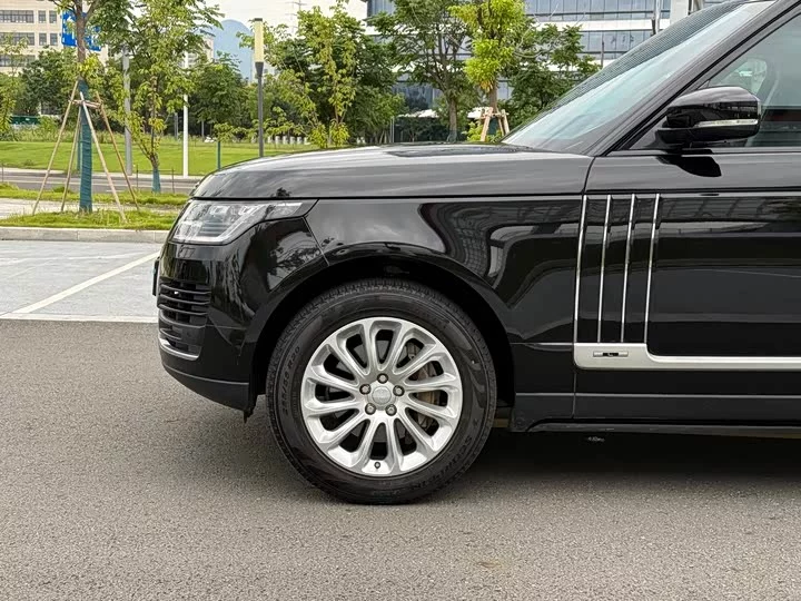 Land Rover range rover