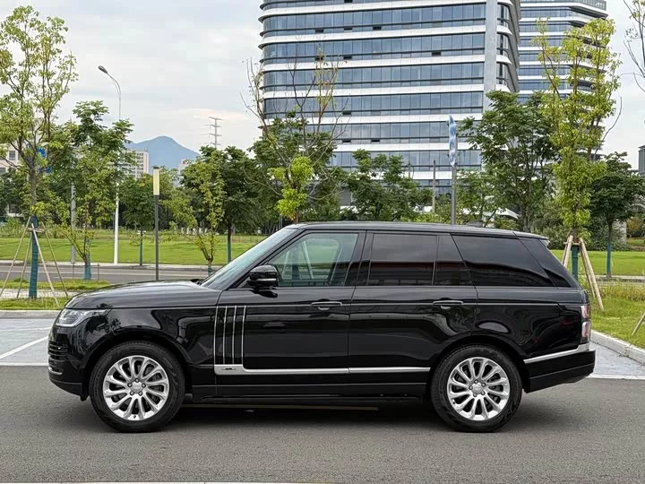 Land Rover range rover