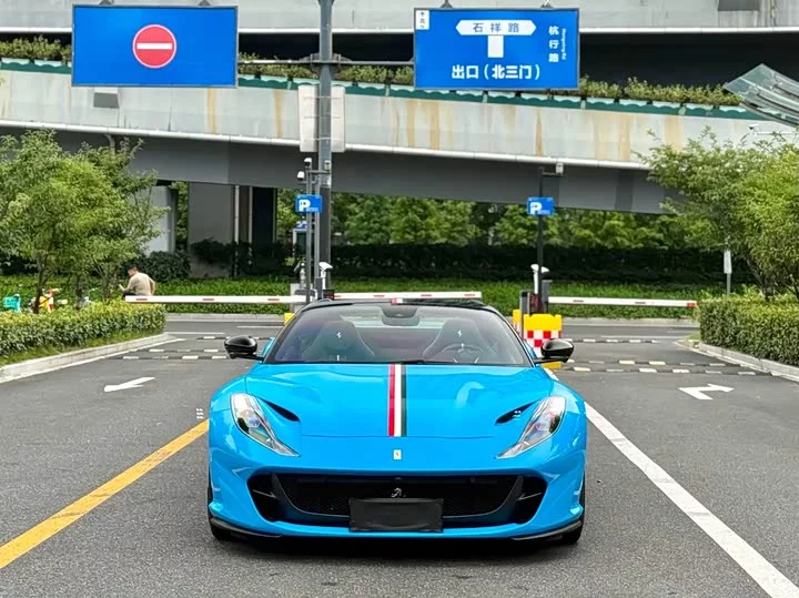 ferrari 812