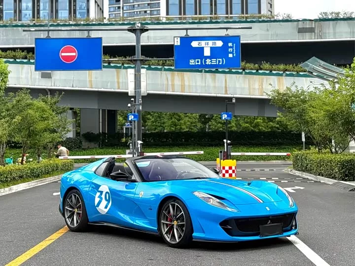 ferrari 812