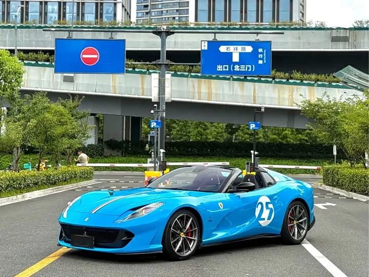 ferrari 812