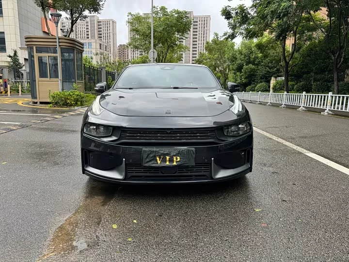 Lynk & Co 03