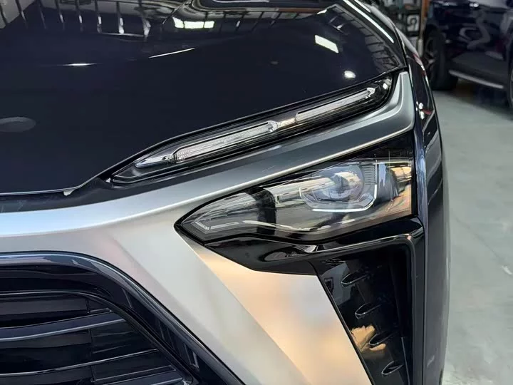 NIO ES8