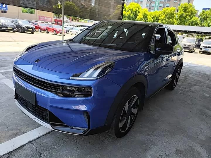 Lynk & Co 06