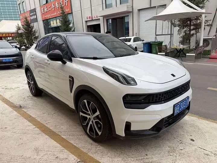 Lynk & Co 05