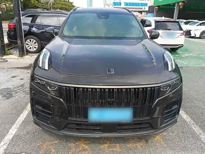 Lynk & Co 09