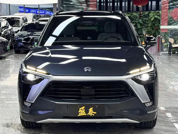 NIO ES8