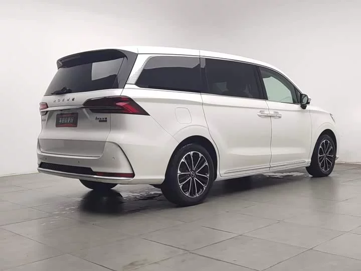Roewe iMAX8