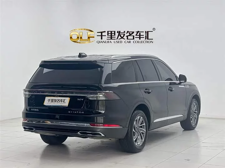 Lincoln aviator