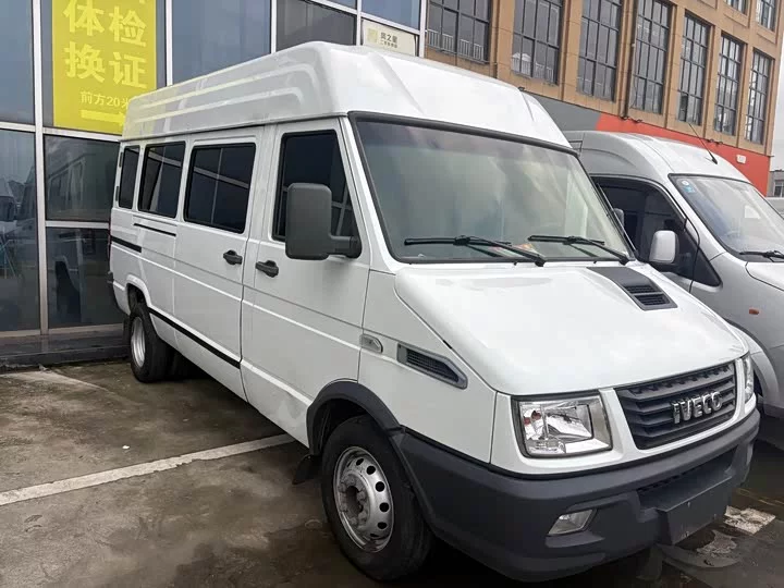 Iveco proud