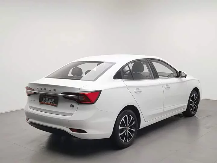 Roewe i5