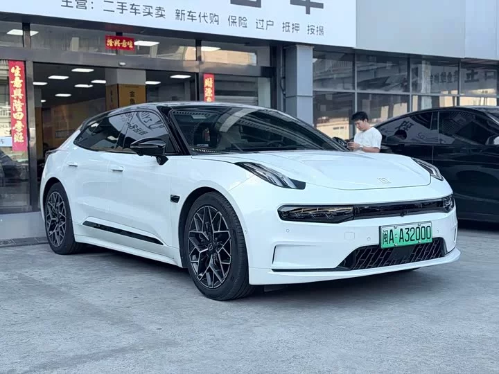 ZEEKR 001