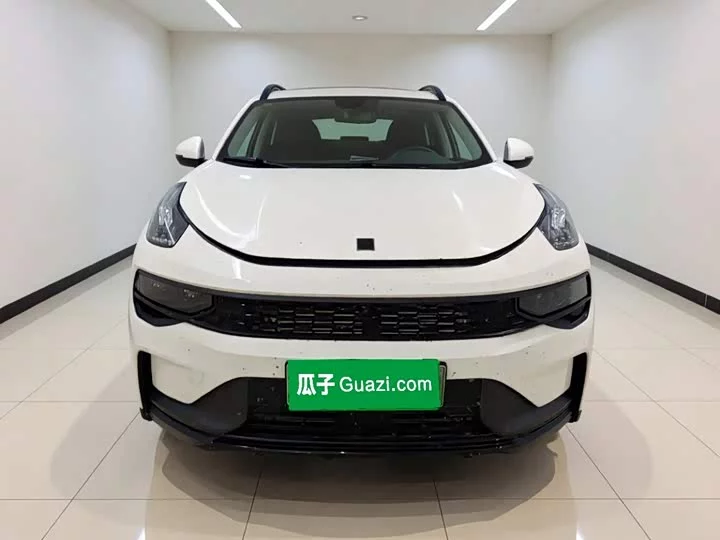 Lynk & Co 01 EM-P
