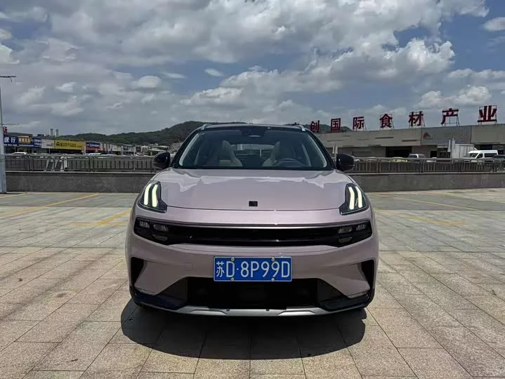 Lynk & Co 06