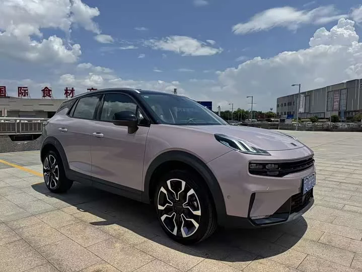 Lynk & Co 06