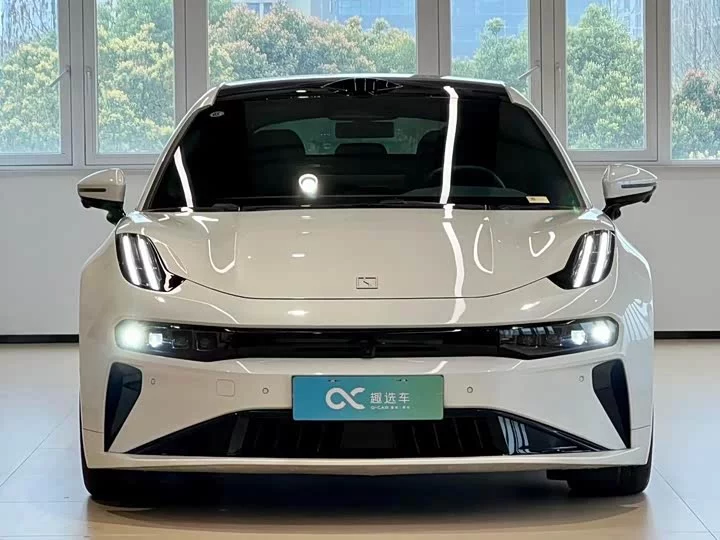 ZEEKR 001