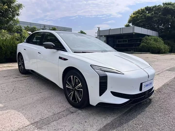 Hongqi EH7