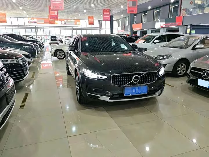 Volvo V90