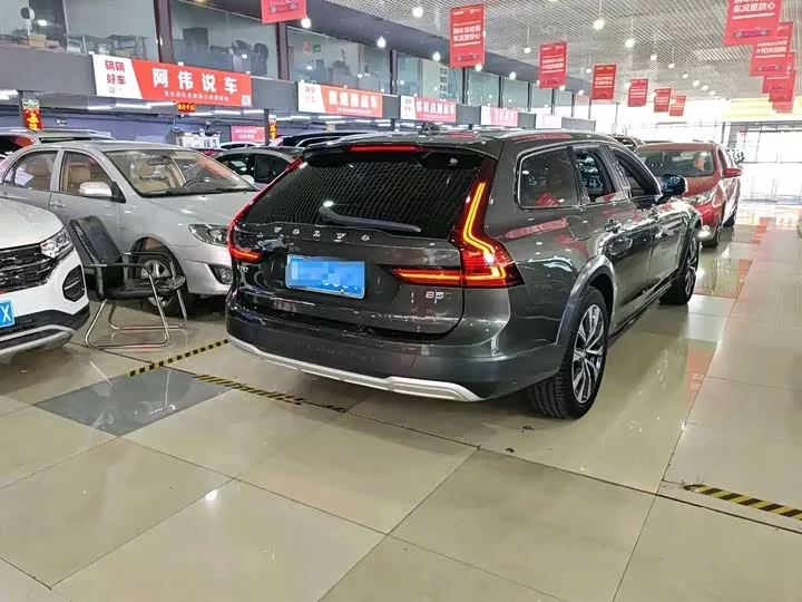 Volvo V90