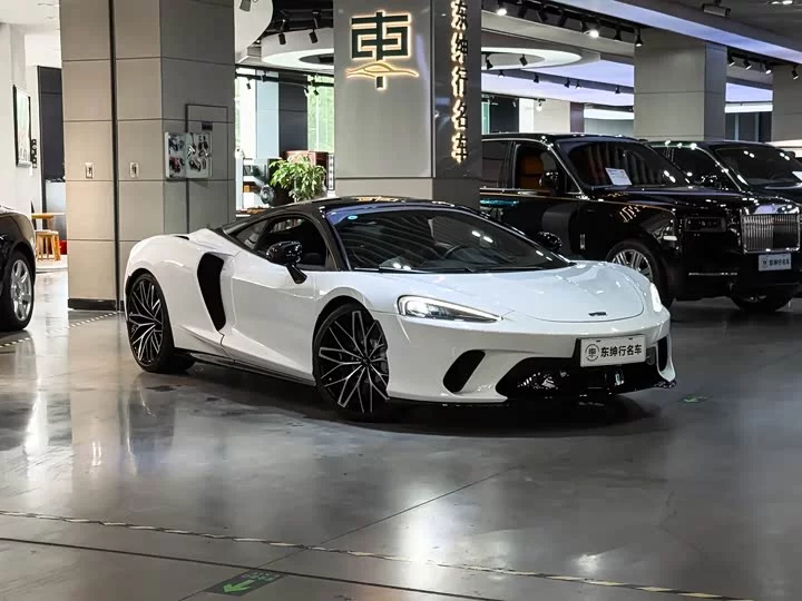 McLaren GT