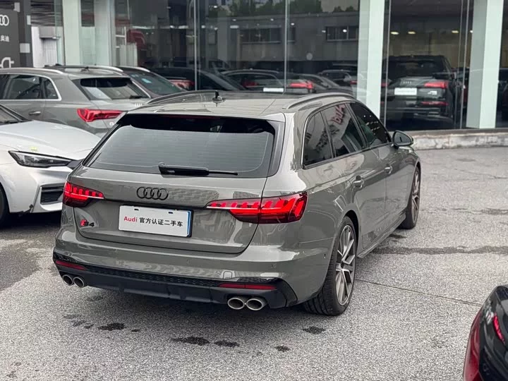 Audi S4