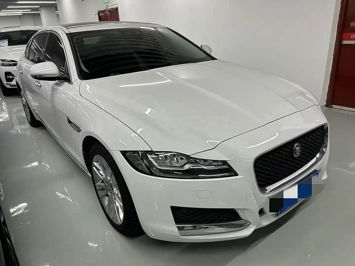 Jaguar XFL