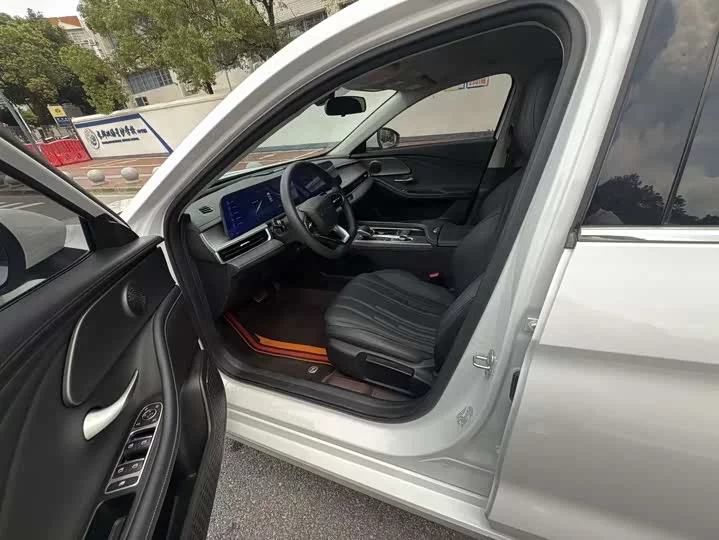 Chery Fengyun A8