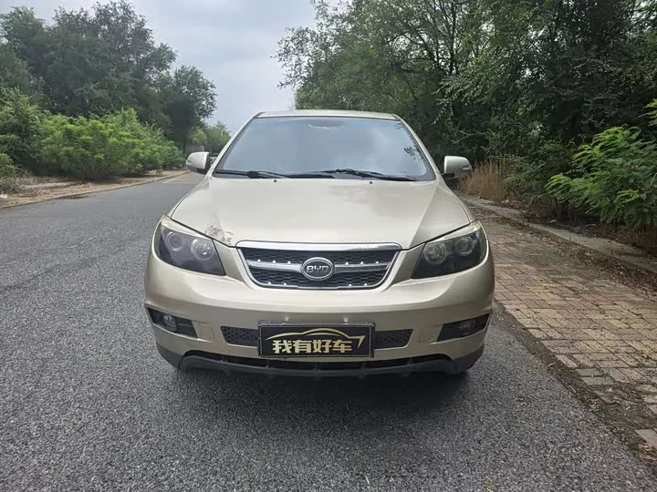 BYD S6