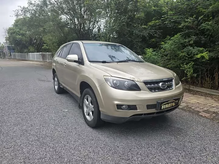 BYD S6