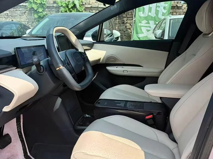 Lynk & Co Z20