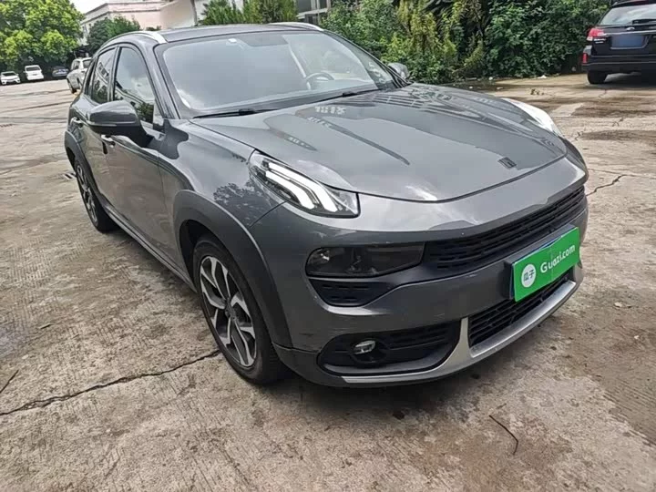 Lynk & Co 02