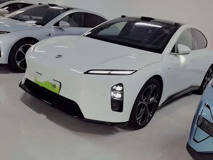 NIO ET5