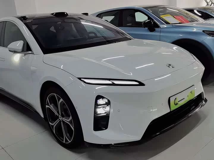NIO ET5