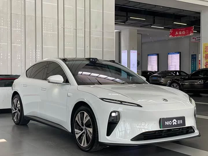 NIO ET5