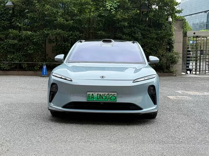 NIO ET5