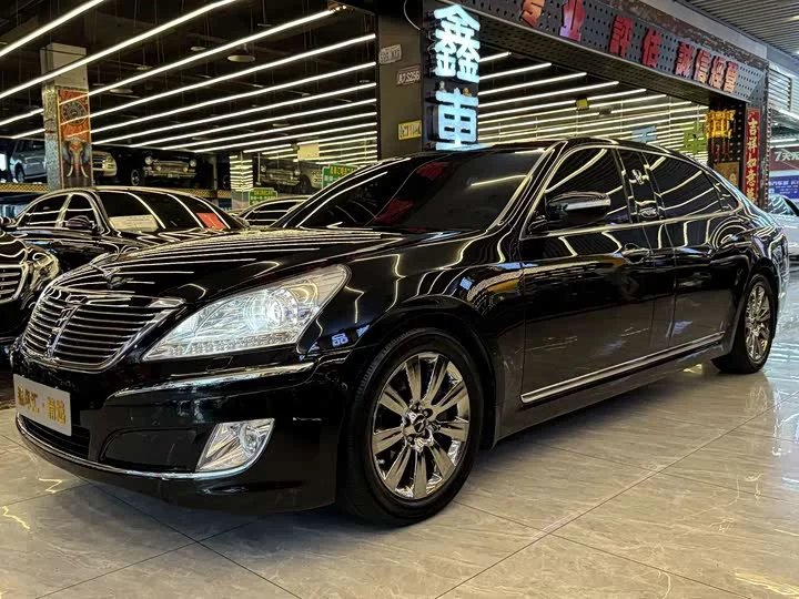 Hyundai Equus