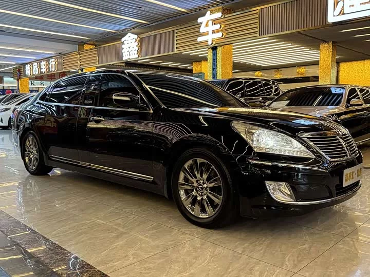 Hyundai Equus