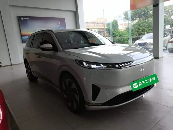 Dongfeng eπ008
