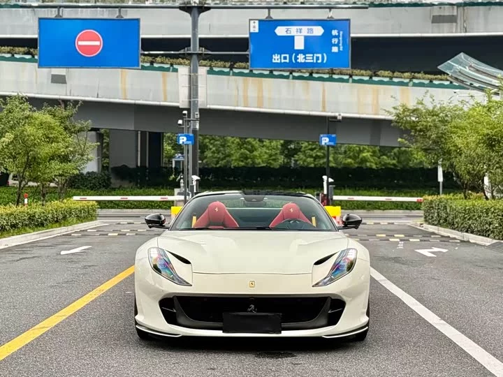 ferrari 812