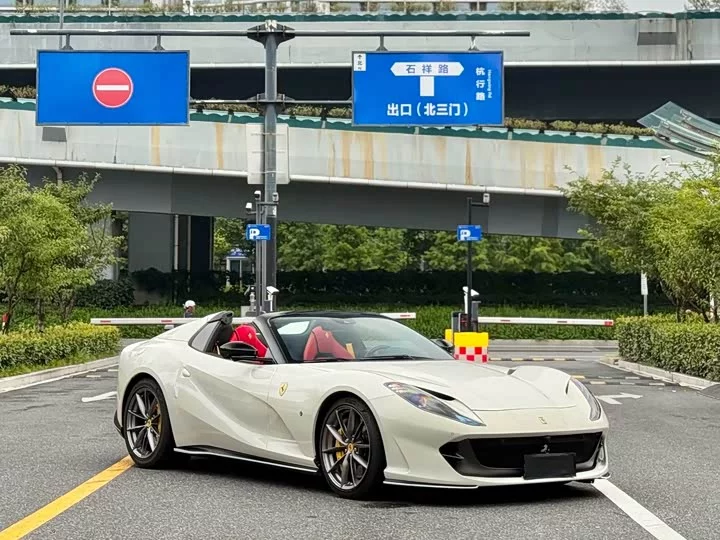 ferrari 812